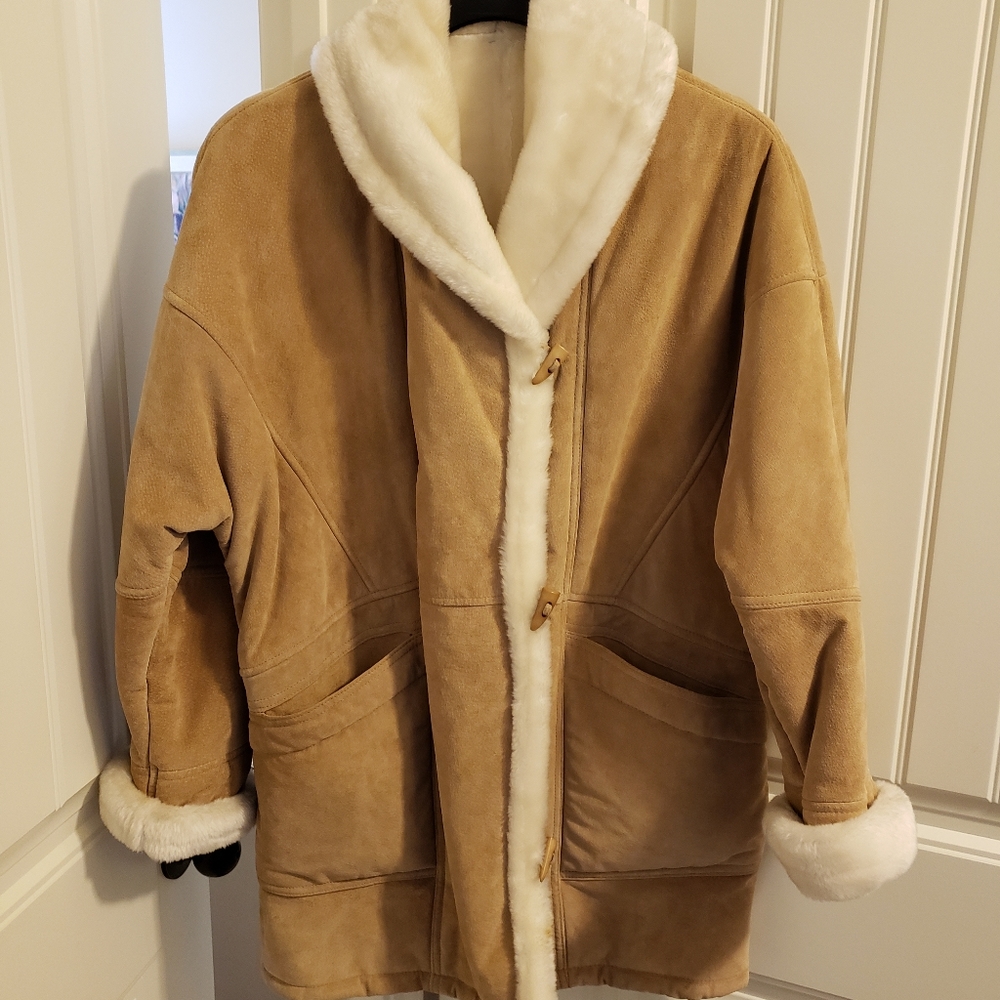 VINTAGE Wilson's Leather Genuine Leather Suede Coat w/ Faux Fur Lining & Gloves